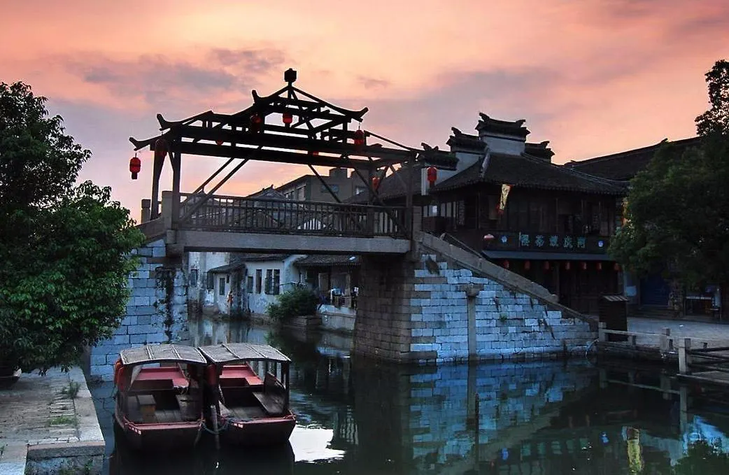 Hotel 7Days Premium Suzhou Tongli Ancient Town Branch 3*, Suzhou (Jiangsu)